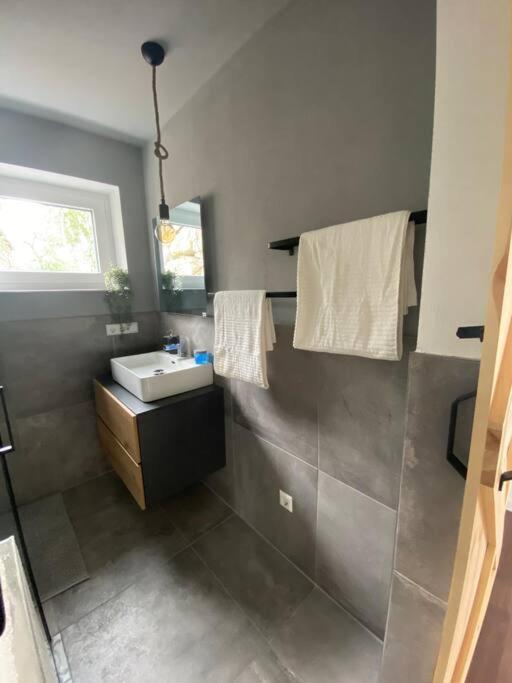 Gemuetliche Wohnung -Schwarzwald Neuweiler  Exteriör bild