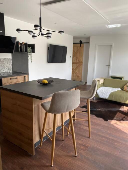 Gemuetliche Wohnung -Schwarzwald Neuweiler  Exteriör bild
